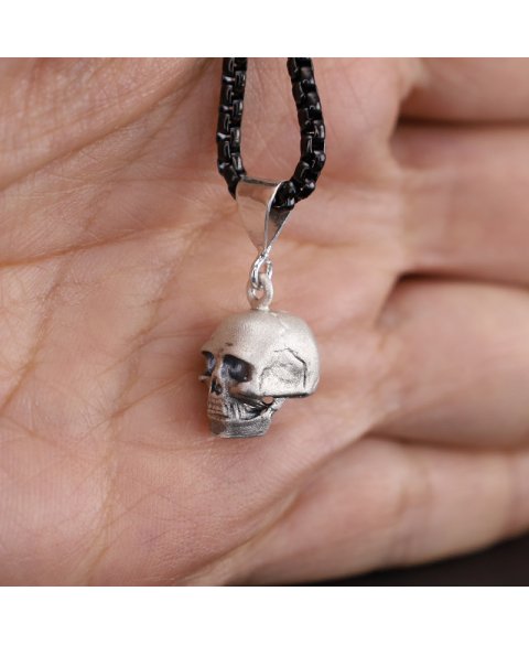 Sterling silver skull pendant
