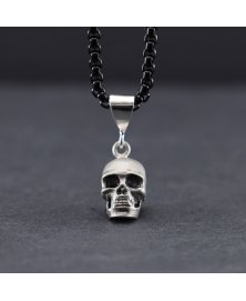 Sterling silver skull pendant